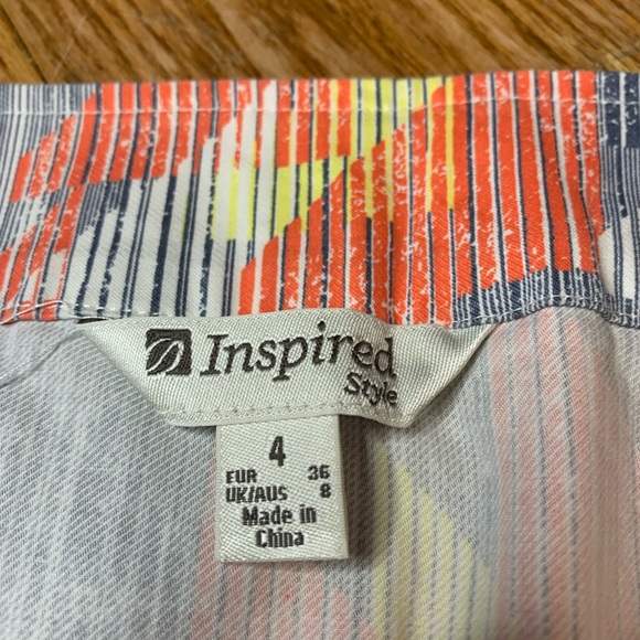 Inspired Style Geometric Abstract Print Full Front Zip Pencil Skirt - Size 4 - Picture 4 of 7